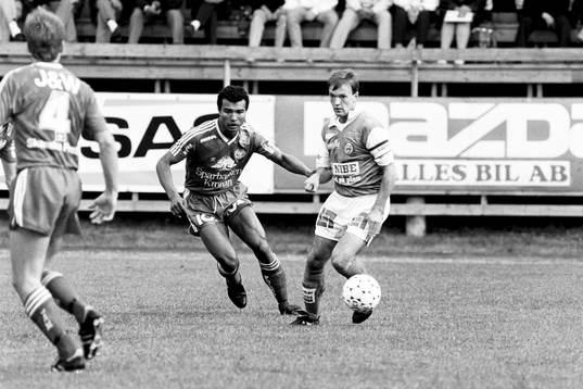 Tong Ostanout, Kalmar och Jim Tolmie, Markaryd