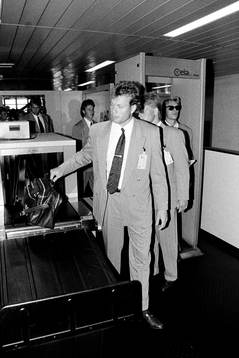 Lars Eriksson på flygplatsen
