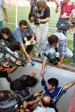 Diego Maradona, Argentina möter pressen