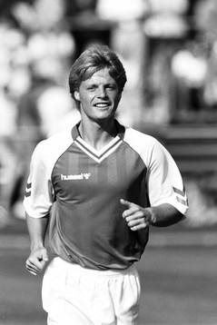 Stefan Schwarz
