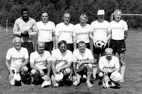 F.d boxningsvärldsmästaren Floyd Patterson på en lagbild