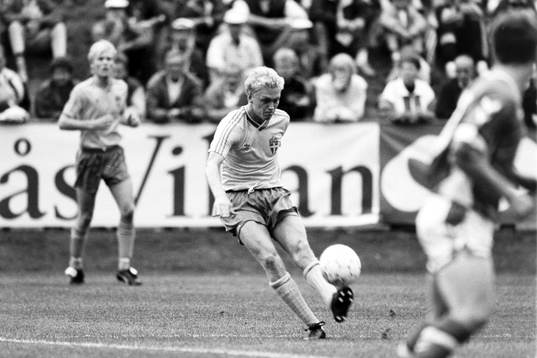 Björn Lilius, Sverige med bollen