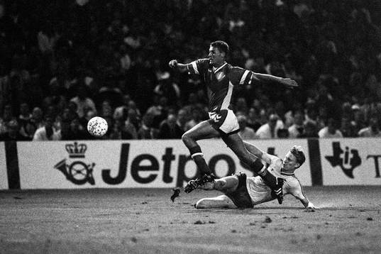 Kennet Andersson, Sverige i en glidtackling