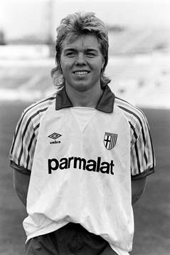 Tomas Brolin på stan