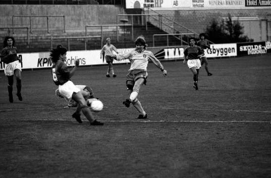 Pia Sundhage, Sverige