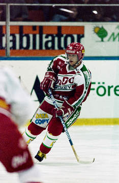 Peter Wallin, Modo