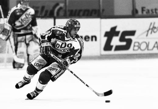 Ari Salo, Modo med pucken