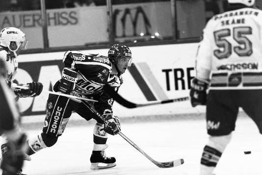 Kent Lantz, Modo med pucken