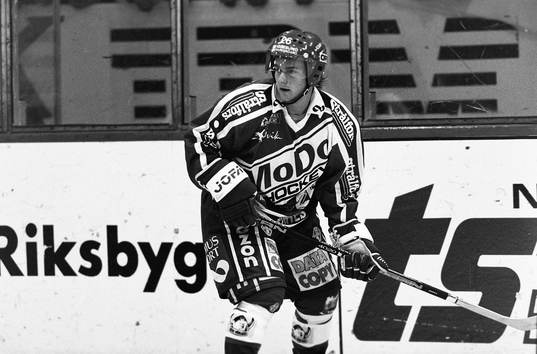 Lars Byström, Modo