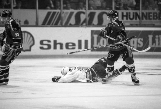 Thomas Berglund, Luleå och malmös Mats Lusth på magen