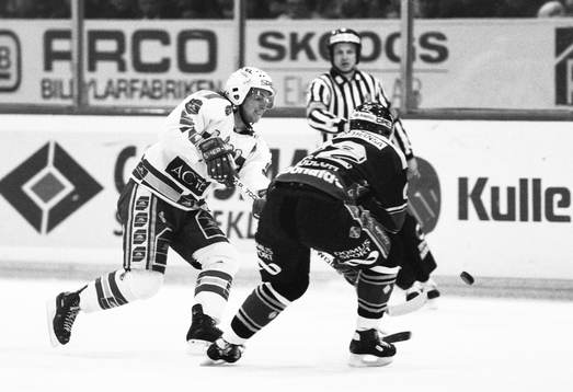 Claes Lindblom, Västerås i kamp om pucken