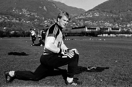 Bläddra bland fler bilder av Fotboll, OS-Kval, Schweiz - Sverige