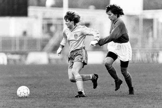 Pia Sundhage, Sverige