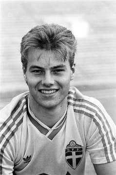 Niklas Gudmundsson, Sverige