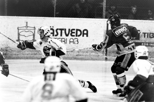 Osbys Mattias Olsson hakar linköpings Stefan Jacobsson