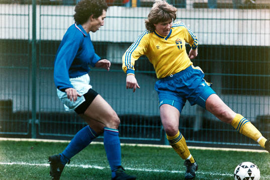 Pia Sundhage, Sverige