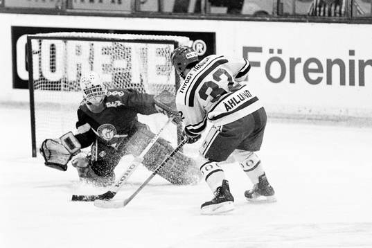 Håkan Åhlund, Sverige fri med norges målvakt