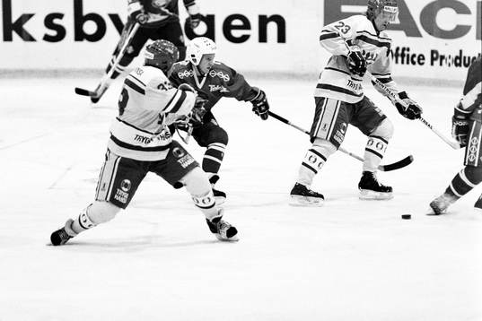 Tomaz Eriksson, Sverige vid pucken