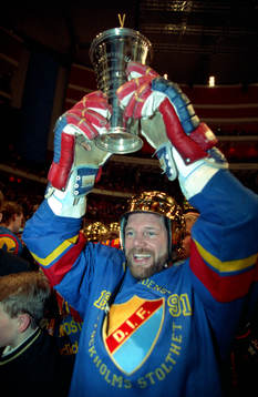 Orvar Stambert, Djurgården, jublar med pokal