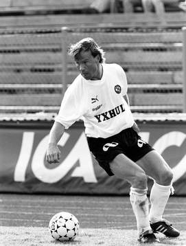 Hans Holmqvist, Örebro med bollen