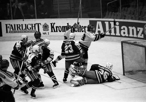 Tomas Jonsson, Sverige, jublar