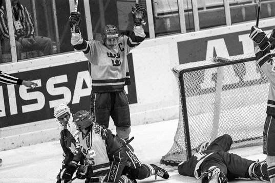 Thomas Rundqvist jublar