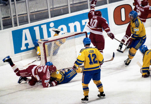 Pavel Bure, Sovjet gör mål på Peter Lindmark, målvakt i