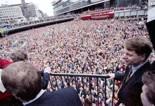 Massor av folk på Sergels Torg