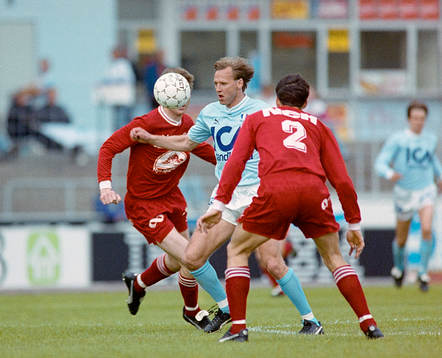 Dan Corneliusson, Malmö uppvaktas av Sven Dahlkvist och