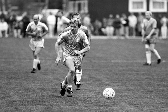 Richard Herrey med bollen