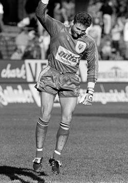 Kjell Frisk, målvakt i Djurgården jublar
