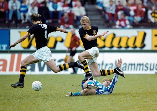 Johan Mjällby, AIK flyger över Kennet Andersson, Göteborg