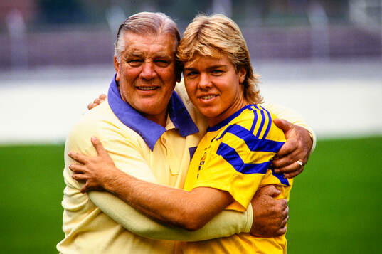 Gunnar Nordahl och Tomas Brolin före matchen på
