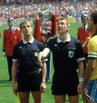 Fotboll, Erik Fredriksson, domare, Morten Olsen, danmark