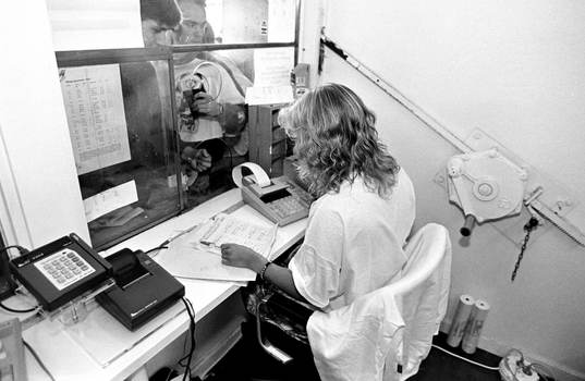 Biljetterna till EM 92 släpps och långa köer utanför