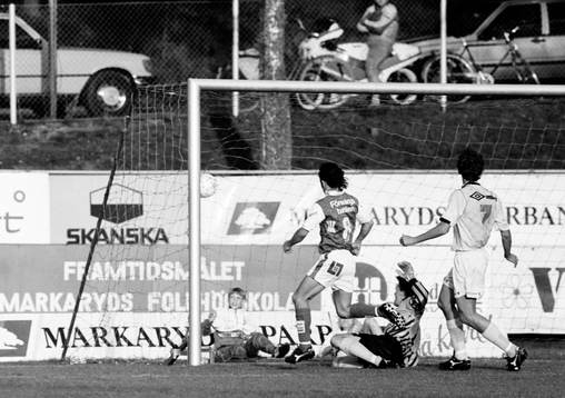 Mikael Broman gör 1-0 till Markaryd