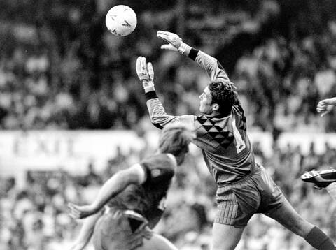 Football, Barclays League Division One, England, 1991-1992,