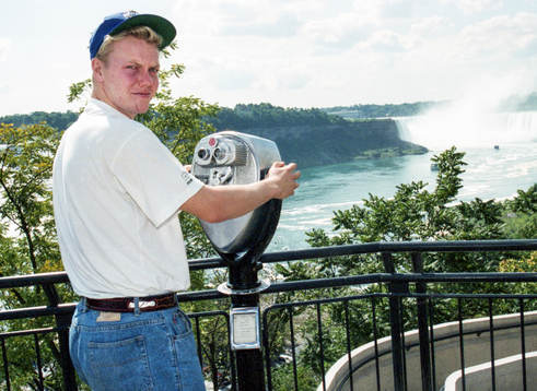 Landslaget och Mats Sundin besöker Niagarafallet