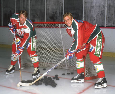 Peter Forsberg and Marcus Näslund of MoDo (Swedish hockey