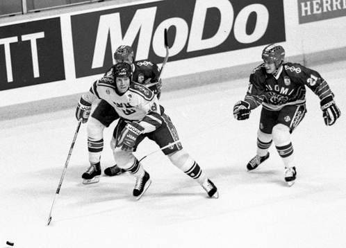 Jonas Bergqvist, Sverige med pucken