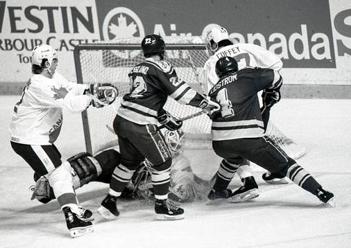 Nicklas Lidström och Charles Berglund framför