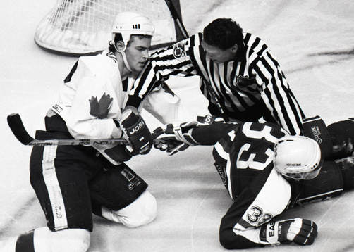 Erik Lindros, Kanada och Randy Wood, USA, bråk, slagsmål.