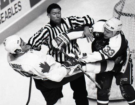 Erik Lindros, Kanada och Randy Wood, USA, bråk, slagsmål