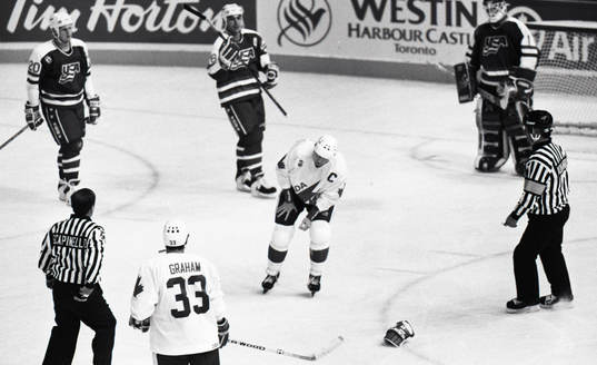Wayne Gretzky, Kanada (i mitten)
