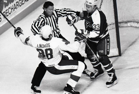 Erik Lindros, Kanada och Randy Wood, USA, bråk, slagsmål.