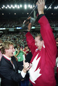 Wayne Gretzky och Mark Messier, Kanada jublar