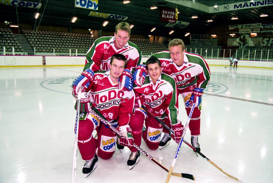 Modos spelare födda 1973, Bakre raden fr. v Peter Forsberg