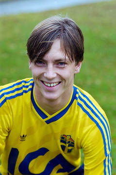 Bläddra bland fler bilder av Fotboll, OS-Kval, Sverige - Israel, 2-1
