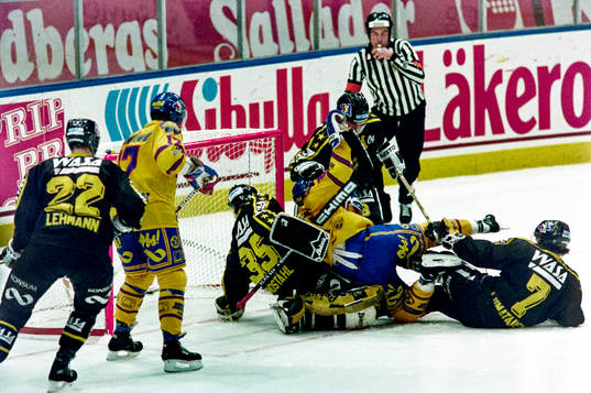 Situation framför Sam Lindståhl, målvakt i AIK