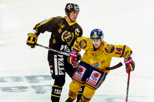 Börje Salming, AIK hakar djurgårdens Magnus Jansson